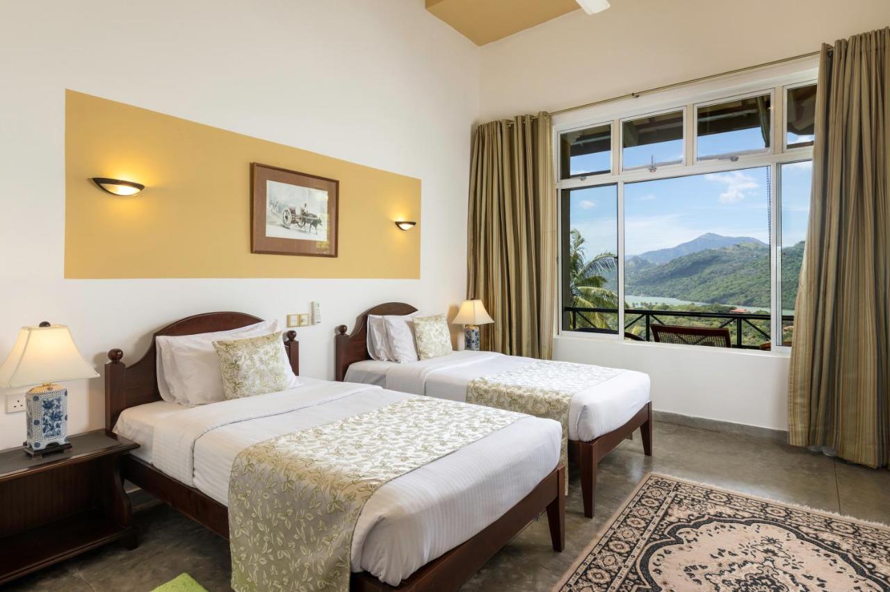 The Albatross, Kandy Digana Bagian luar foto